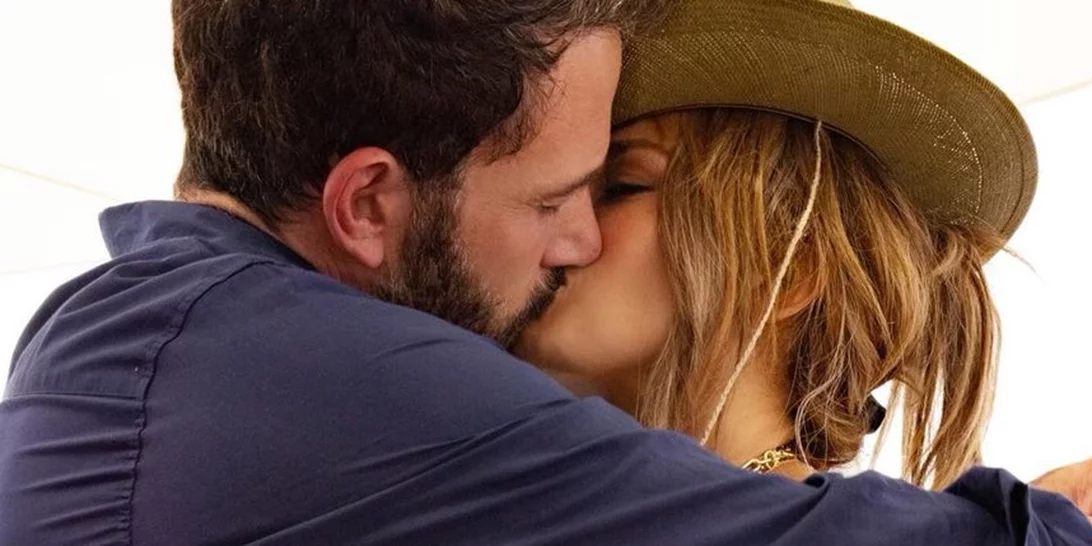 Η Jennifer Lopez ανέβασε το πρώτο φιλί με τον Ben Affleck και έριξε το Instagram