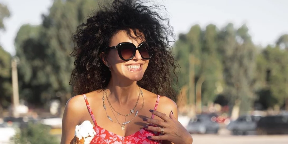 Η Μαρία Σολωμού με κοντό καρέ | Η αδημοσίευτη φωτογραφία απ' όταν ήταν 17 χρονών