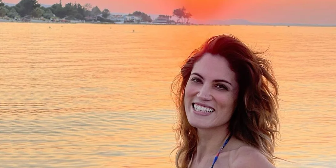 Μαίρη Συνατσάκη | Η ξέγνοιαστη βόλτα στην παραλία με καλούς φίλους