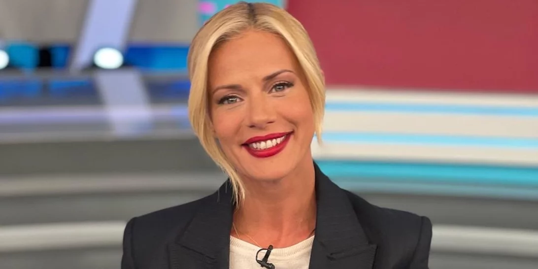 Το αντισυμβατικό look της Ζέτας Μακρυπούλια σε πρεμιέρα | Φόρεσε τα παπούτσια που δεν περιμέναμε