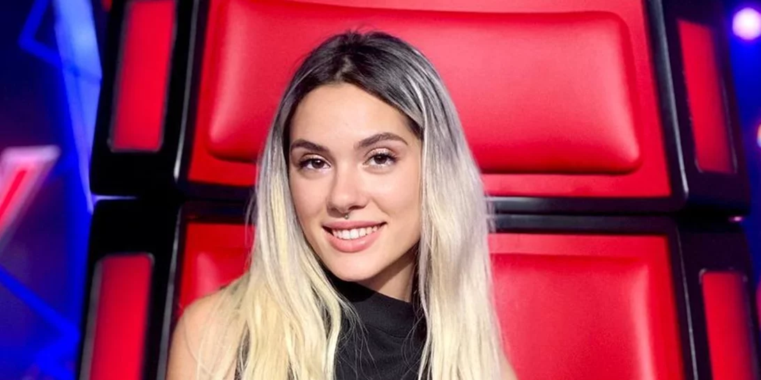 Ιωάννα Γεωργακοπούλου | Η περσινή νικήτρια του The Voice έβαψε μπλε τα μαλλιά της και σχεδόν δεν την αναγνωρίσαμε