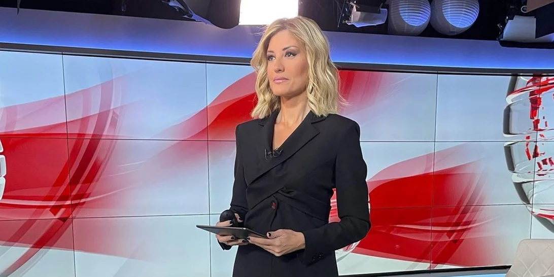 Η Ράνια Τζίμα φωτογραφίζει την πανέμορφη κόρη της, Ελένη, στη Νίσυρο