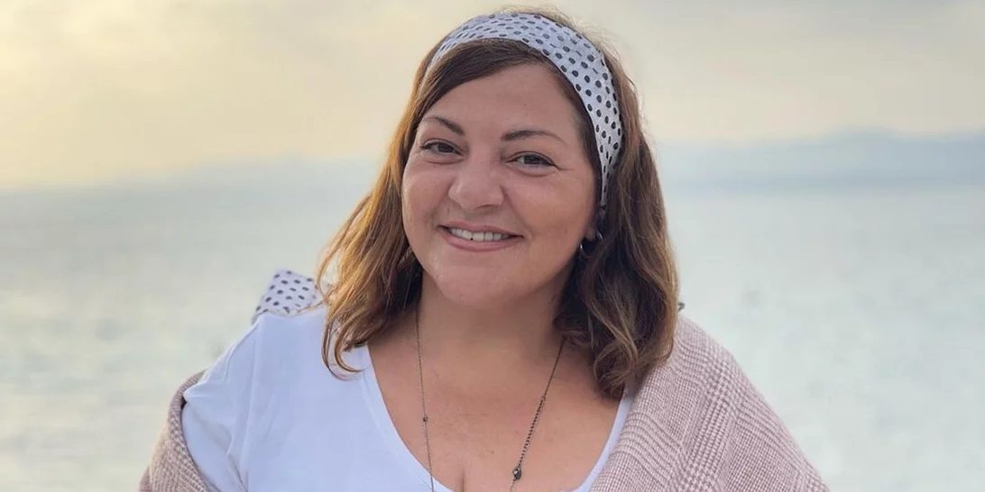 Βίκυ Σταυροπούλου | Η φωτογραφία με το super mini φόρεμα και το ειρωνικό σχόλιο της Δανάης Μπάρκα