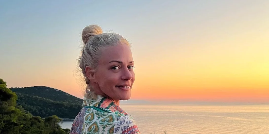 Η Ζέτα Μακρυπούλια βούτηξε στη θάλασσα | Οι υπέροχες φωτογραφίες με μαγιό