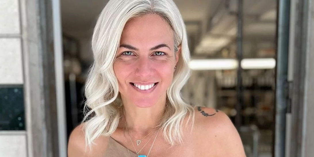 Η Χριστίνα Κοντοβά υιοθετεί το french bob καρέ λέγοντας "ναι" σε μία από τις μεγαλύτερες τάσεις της χρονιάς