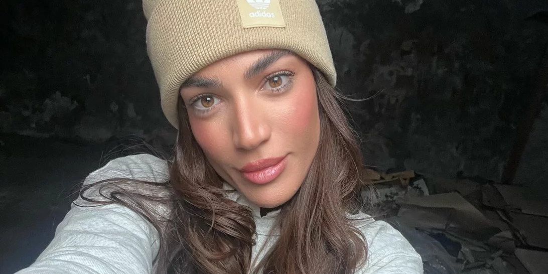 Η Ήβη Αδάμου με glazed donut nails, την πιο εντυπωσιακή εκδοχή των nude νυχιών