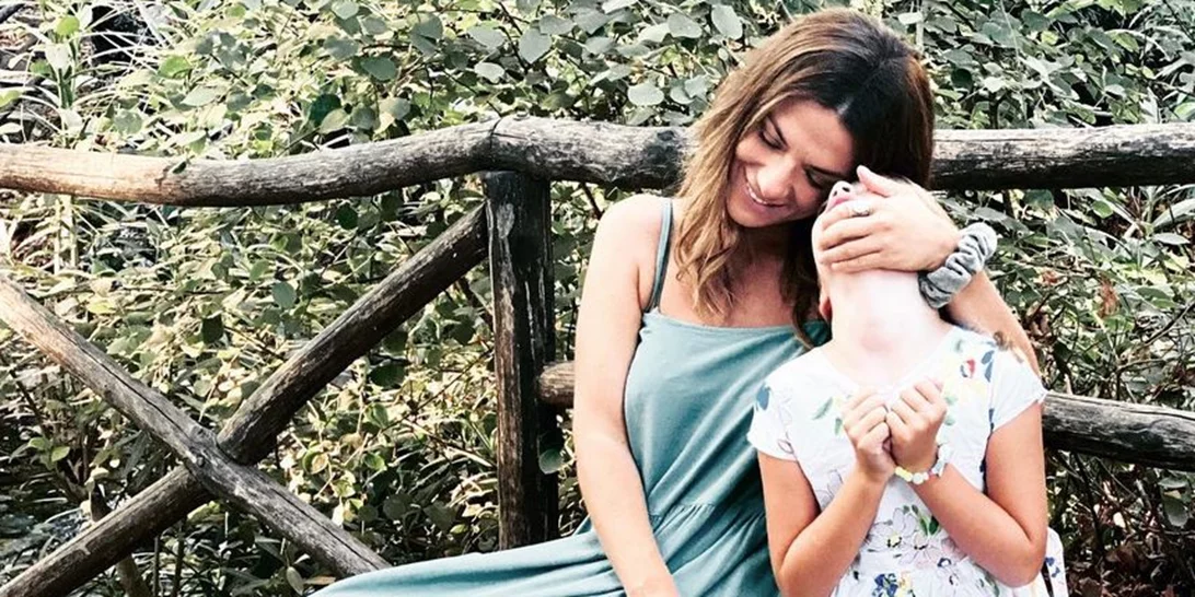 Η Βάσω Λασκαράκη μας δείχνει για πρώτη φορά το πρόσωπο της κόρης της - Η εκπληκτική ομοιότητά τους