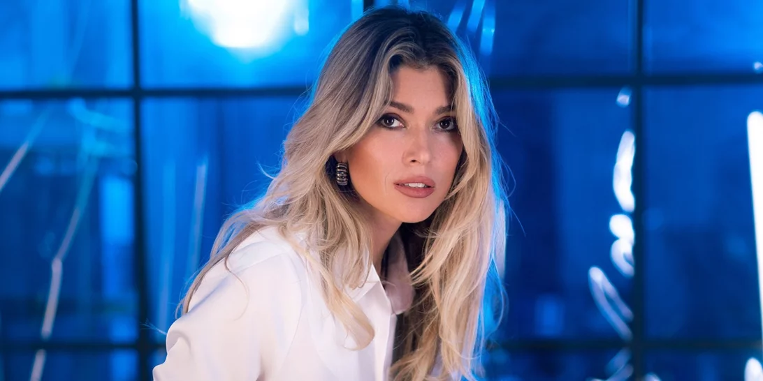 Bombay Sapphire X Vassia Kostara | Το νέο premium gin που θα κάνει τις φετινές γιορτές ακόμα πιο συναρπαστικές