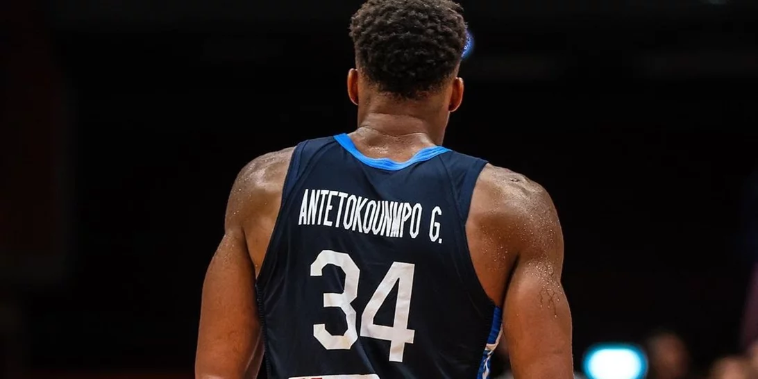 To viral video της ημέρας | Ο προπονητής της Εθνικής Ιταλίας όρμησε στην αγκαλιά του Γιάννη Αντετοκούνμπο