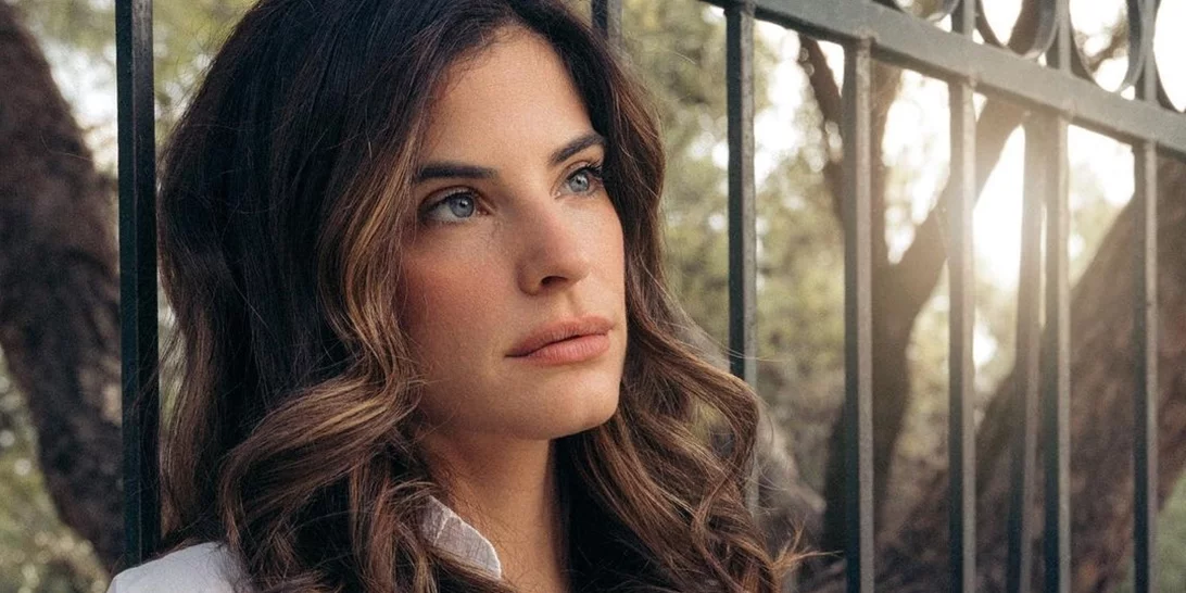 Χριστίνα Μπόμπα | Το μυστικό της για λαμπερή, αψεγάδιαστη επιδερμίδα είναι αυτό που ακολουθούν και οι Γαλλίδες