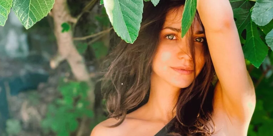 Κατερίνα Γερονικολού | Το βίντεο με μαγιό στο Instagram και τα παιχνίδια στα βραχάκια