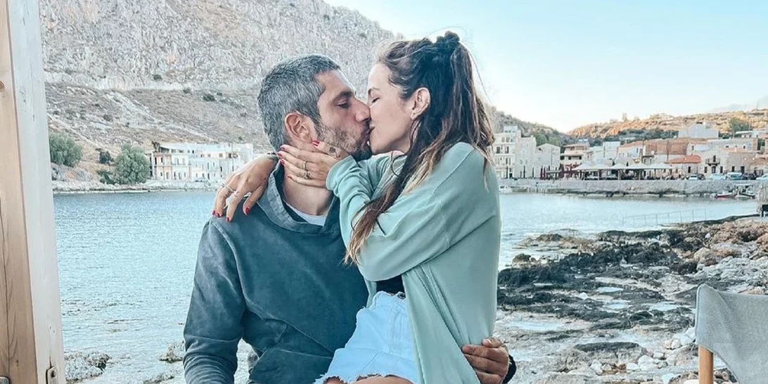 Εριέττα Κούρκουλου Λάτση | Η υπέροχη φωτογραφία με τον Βύρωνα και τον γιο τους Νίκο