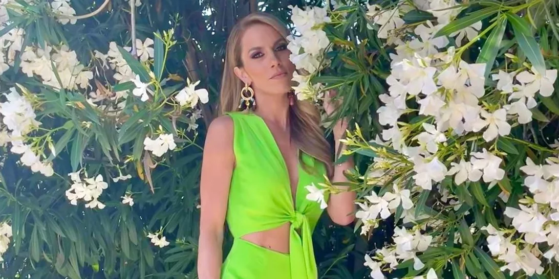 Η Ντορέττα Παπαδημητρίου ήταν η απόλυτη '00s νύφη | Δείτε τη στο πλευρό του Κώστα Πηλαδάκη σε ηλικία 25 ετών