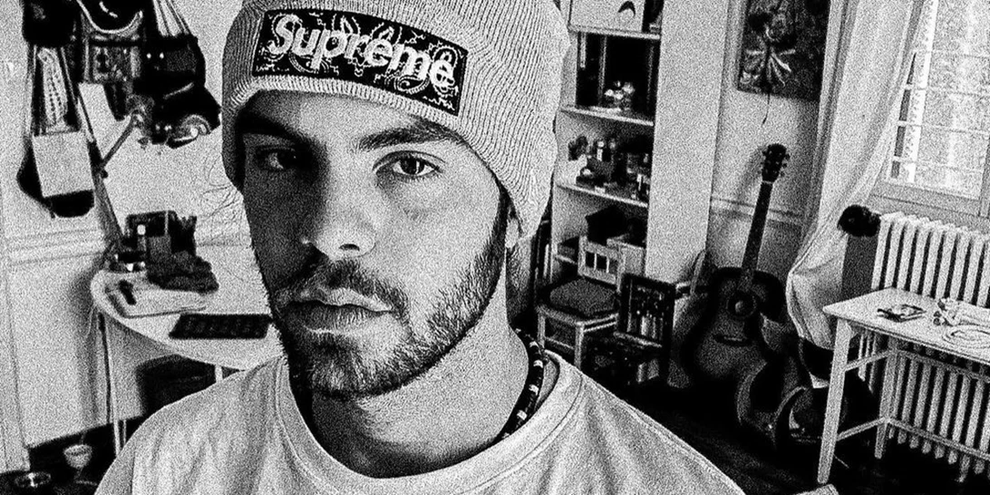 Άγγελος Λάτσιος | Φωτογραφίζει τους κοιλιακούς της Γαίας και τα υπέροχα μάτια της Ηλέκτρας Μερκούρη