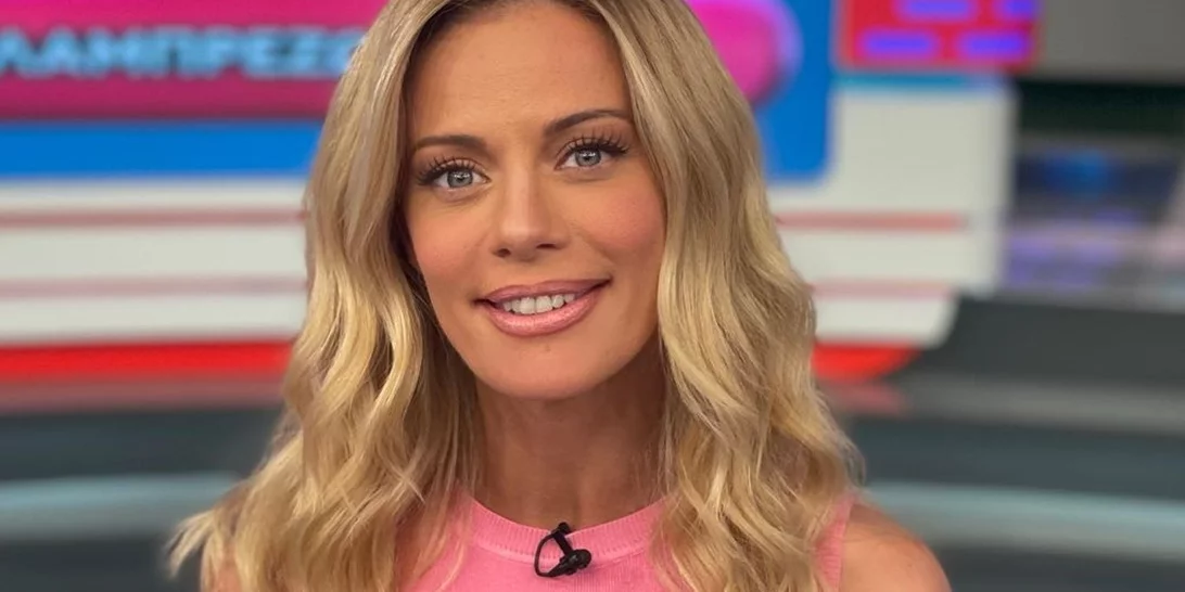 Ζέτα Μακρυπούλια | Στις καλοκαιρινές της διακοπές, δίχως ίχνος μακιγιάζ, πιο όμορφη και ευτυχισμένη από ποτέ