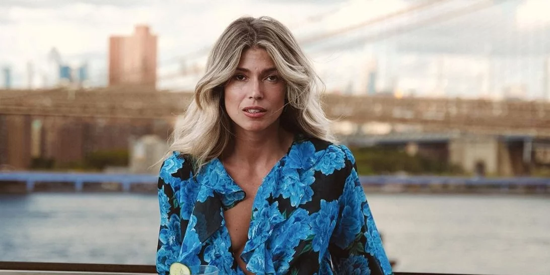 H Βάσια Κωσταρά μόλις μετακόμισε στο ρετιρέ των ονείρων μας | Η γυάλινη οροφή και η μοντέρνα διακόσμηση