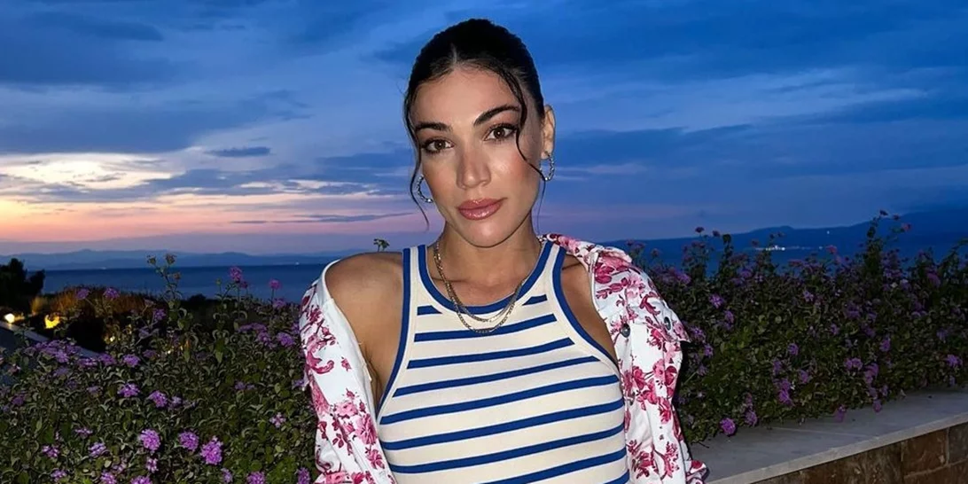 Ήβη Αδάμου | Η φωτογραφία με τις πανέμορφες αδερφές της και η απίστευτη ομοιότητά τους