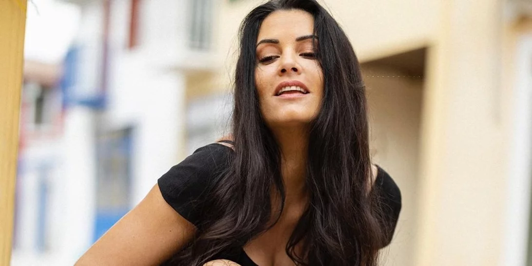 Μαρία Κορινθίου | Ποζάρει με εσώρουχα και μας δείχνει το πραγματικό της σώμα χωρίς ρετούς και φίλτρα