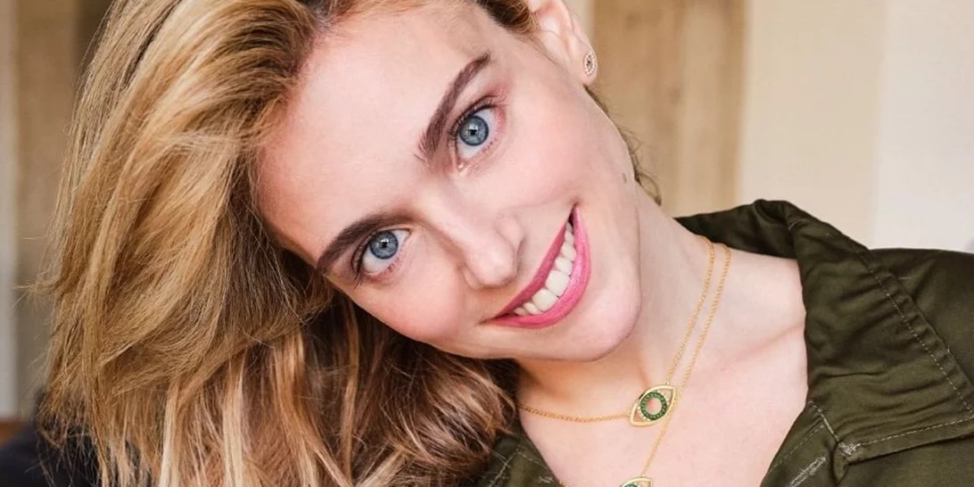 Ένας ξανθός άγγελος | Η σπάνια φωτογραφία της Μαριάννας Γουλανδρή με την κατάξανθη κόρη της στις διακοπές τους