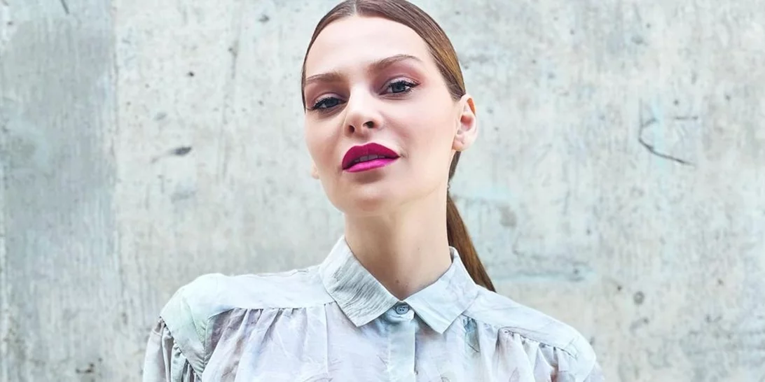 Η Υβόννη Μπόσνιακ έχει βαλθεί να μας τρελάνει | Κάνει πιλάτες και αμέσως μετά μας φτιάχνει σπιτική pizza