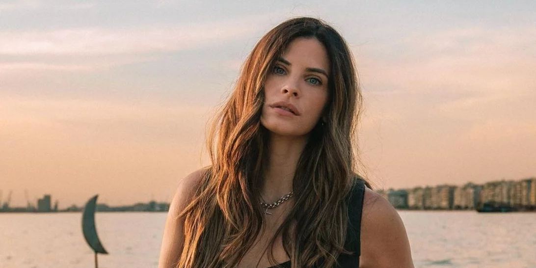 Η Χριστίνα Μπόμπα γυμνάζεται και θυμόμαστε τις αρετουσάριστες φωτογραφίες της με μπικίνι από το 2017