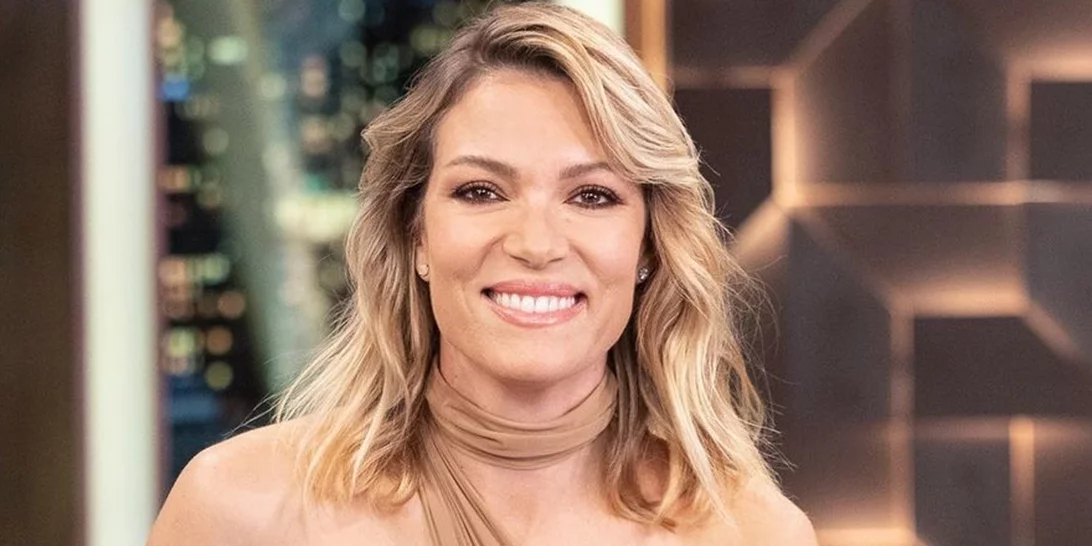 Xmas glam | Η Βίκυ Καγιά με το sexy χτένισμα που θα δοκιμάσουμε σίγουρα στις γιορτές