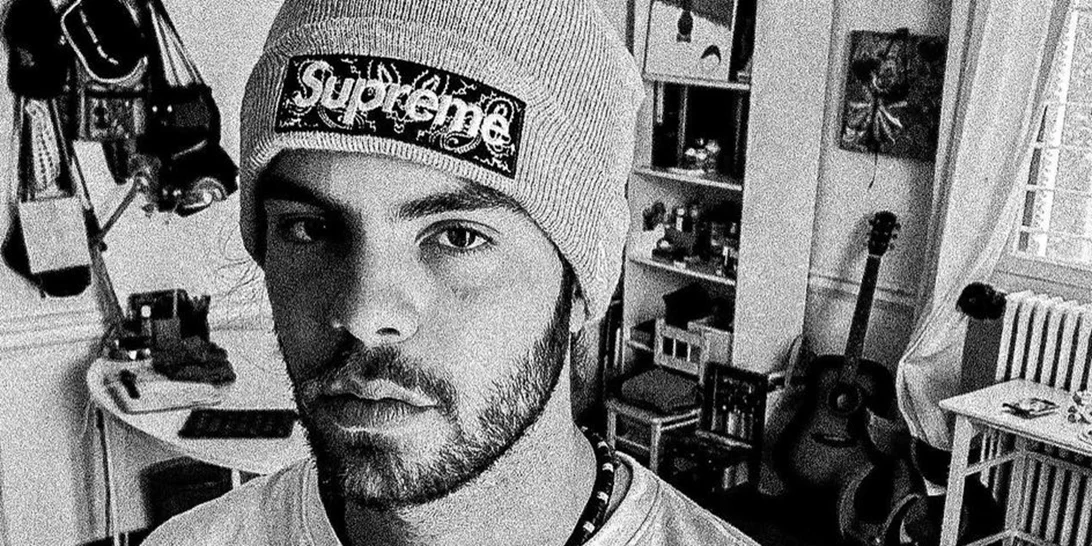 Άγγελος Λάτσιος | Απολαμβάνει τις διακοπές του στα Άχλα δείχνοντάς μας το γυμνασμένο του κορμί