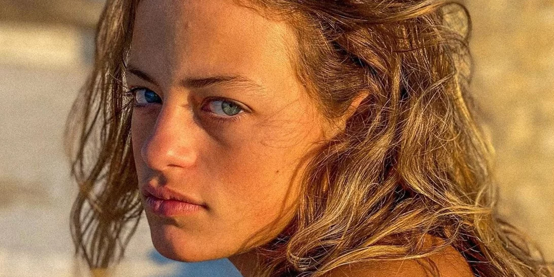 Γαία και Ηλέκτρα Μερκούρη | Τα beach looks που λατρέψαμε και οι γραμμωμένοι τους κοιλιακοί που μας εντυπωσίασαν