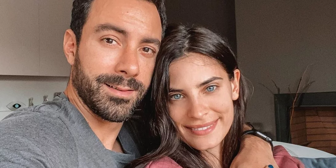 Χριστίνα Μπόμπα - Σάκης Τανιμανίδης συνεχίζουν τα μπάνια | Οι paparazzi φωτογραφίες σε παραλία της Μυκόνου