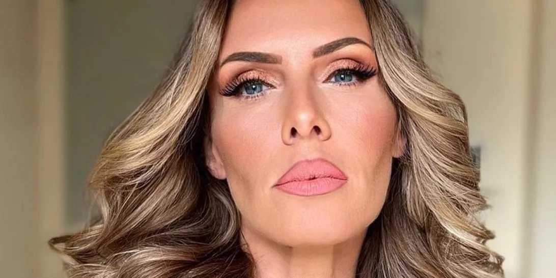 "Ξέρω πως θα σας το χαλάσω" | Η Εβελίνα Παπούλια ποζάρει εντελώς αμακιγιάριστη και μοιράζεται τη δική της αλήθεια