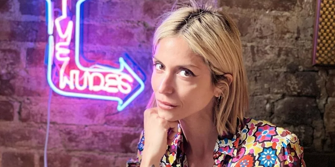 Οι πολλές αλλαγές της Σοφίας Καρβέλα | Από μελαχρινή, γλυκιά κοπέλα, στο απόλυτο fashion icon