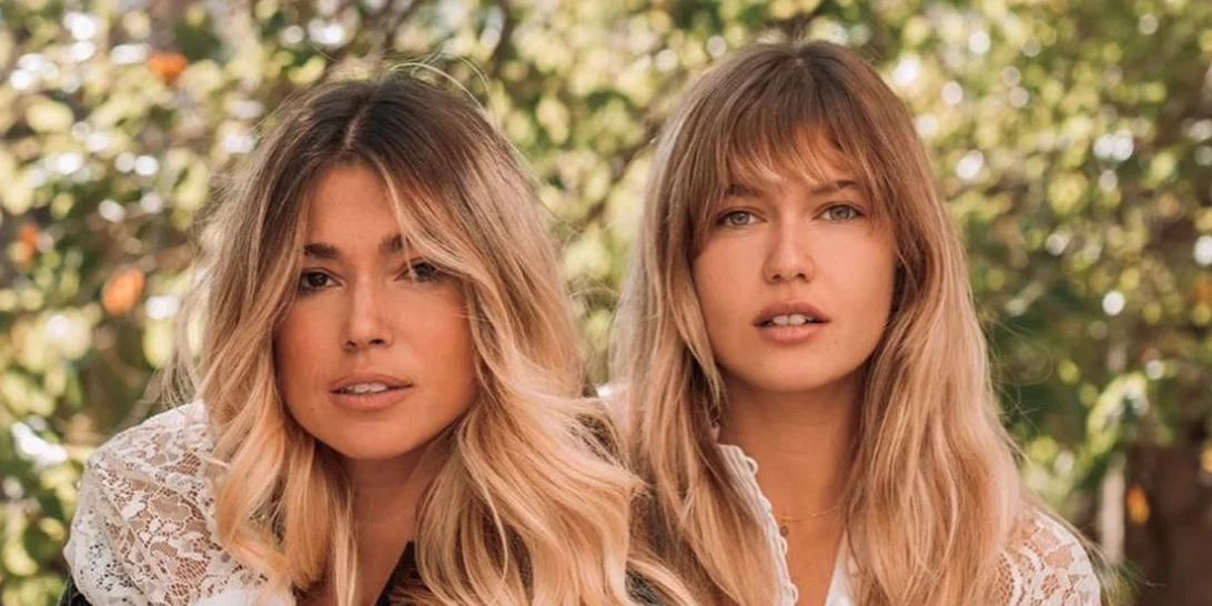 Η Κλέλια Ανδριολάτου και η Βάσια Κωσταρά είναι κορίτσια του Μαΐου και αυτές οι φωτογραφίες, είναι η απόδειξη