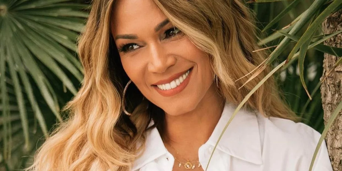 Έλλη Κοκκίνου | Ποζάρει εντελώς αμακιγιάριστη στην πιο καλοκαιρινή selfie