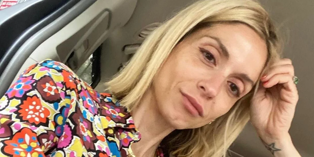 Σοφία Καρβέλα | Βιώνει κρίση μέσης ηλικίας και μας δείχνει τους συγκλονιστικούς της κοιλιακούς