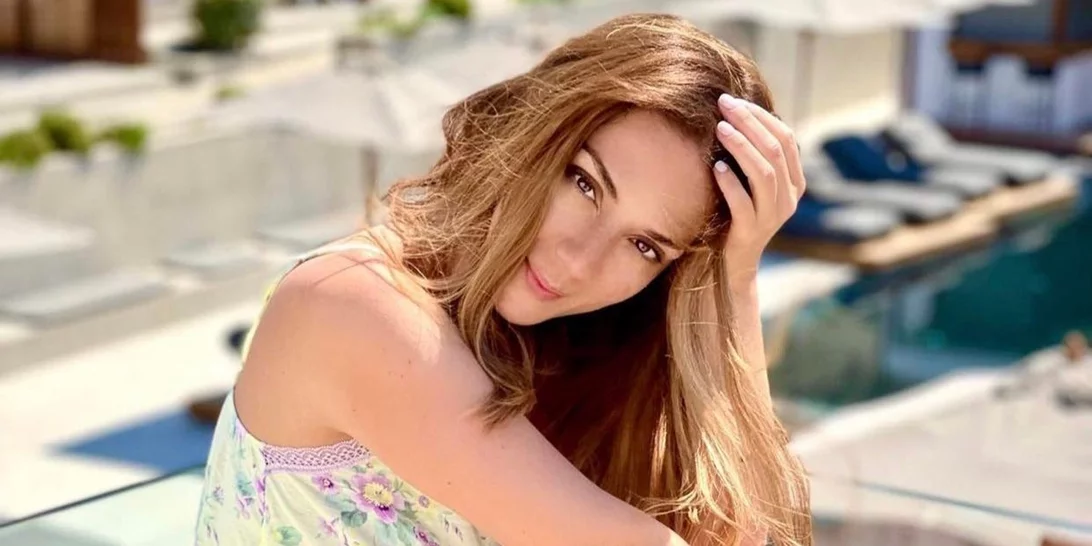 Goodbye August | Η Βάσω Λασκαράκη καλωσορίζει το φθινόπωρο με το σέξι μπικίνι της