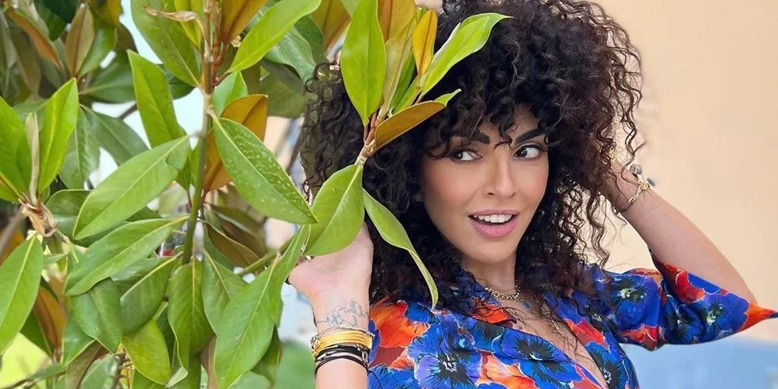 Μαρία Σολωμού | Η σέξι εμφάνιση με δαντελένιο top στην πρεμιέρα της θεατρικής παράστασης, Mamma Mia