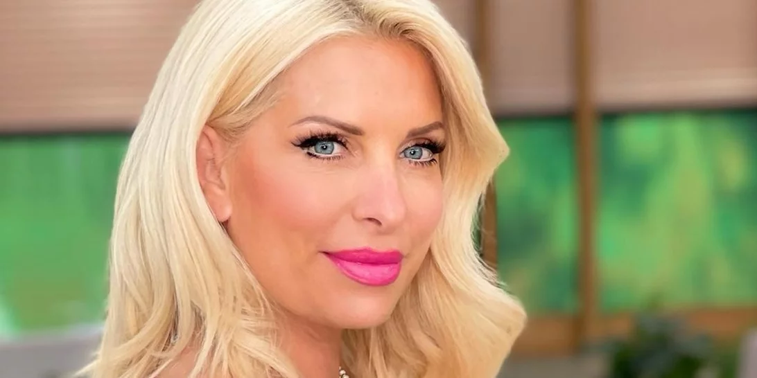 Ελένη Μενεγάκη | Η άγνωστη περιπέτεια του γιου της, Άγγελου Λάτσιου, και τα σημάδια που είχε στο σώμα του για έναν χρόνο