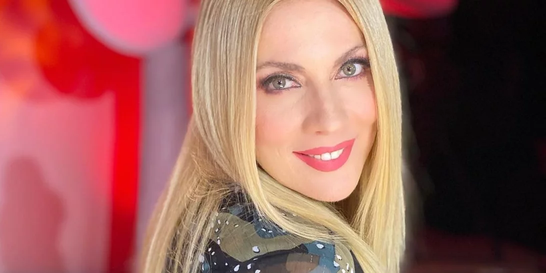 Σμαράγδα Καρύδη | "Ήμουν στο σούπερ μάρκετ και άκουσα μια μάνα να λέει πόσο άσχημη είμαι"