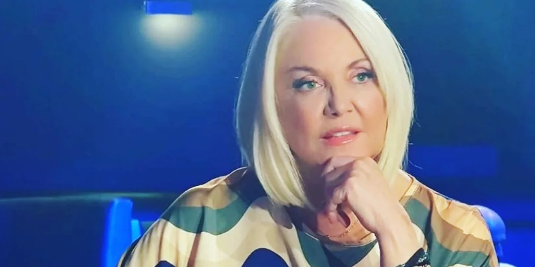 "Σπίτι με το MEGA" | To αστείο backstage βίντεο που κυκλοφόρησε στο Tik Tok με πρωταγωνίστρια τη Ρούλα Κορομηλά