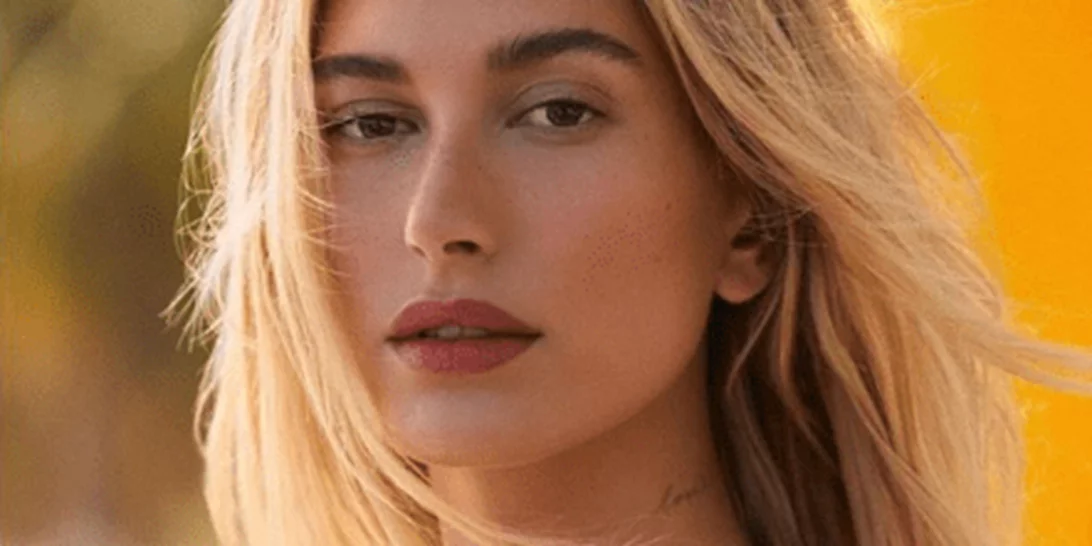 Η Hailey Bieber λανσάρει το δικό της skincare brand