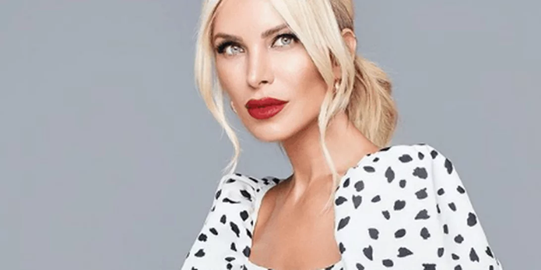 Η Κατερίνα Καινούργιου με το φόρεμα που δεν πρέπει να αγνοήσεις το φετινό καλοκαίρι