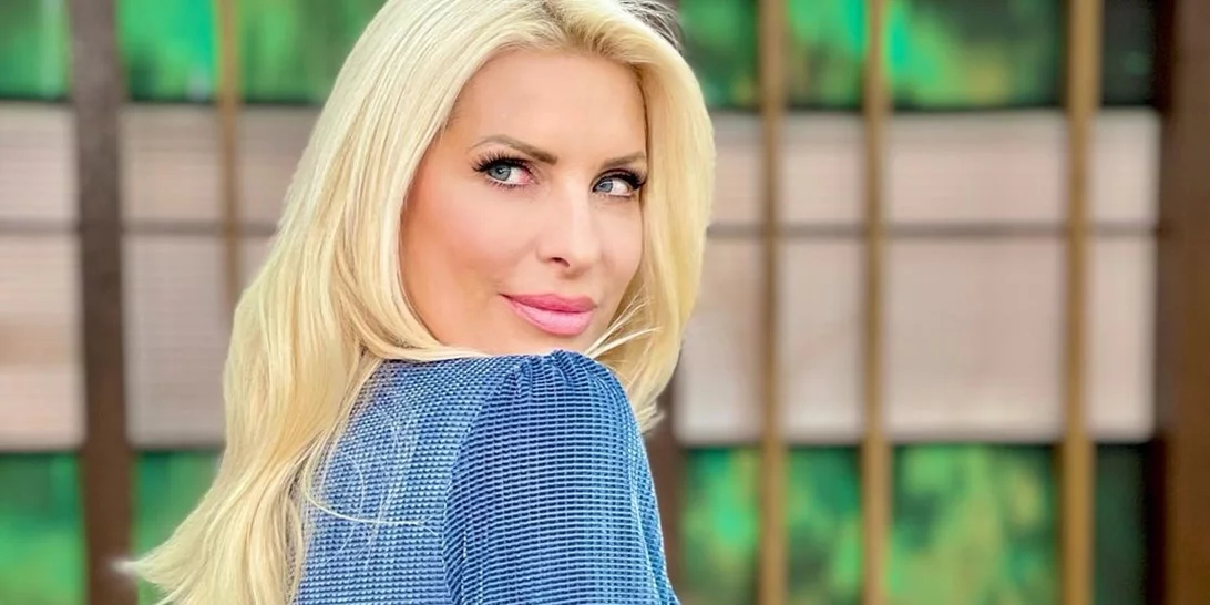 Η Ελένη Μενεγάκη σε βραδινή έξοδο με τα πιο αμφιλεγόμενα παπούτσια της σεζόν