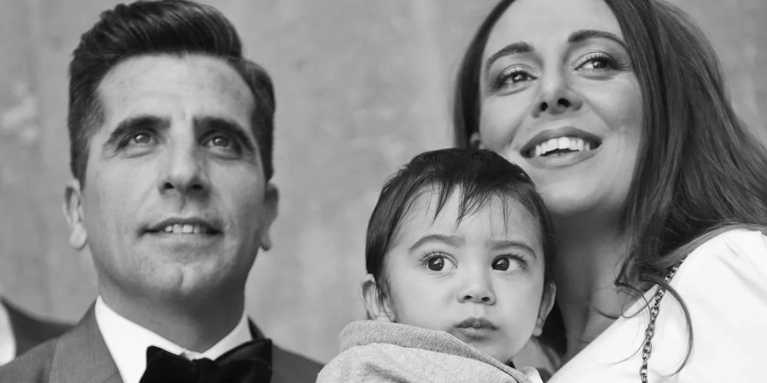 Θανάσης Βισκαδουράκης | Το "ζεστό" σπίτι στο οποίο μένει μαζί με την όμορφη οικογένειά του