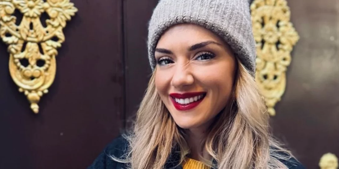 Βάσω Λασκαράκη | Φωτογραφίζει την πανέμορφη κόρη της, Εύα Τσιμιτσέλη, στα studios του Harry Potter πιο χαρούμενη από ποτέ