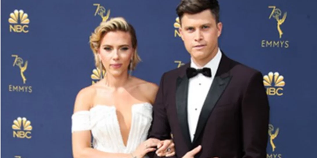 Scarlett Johansson | "Ο Colin Jost είναι ο πρώτος σύντροφός μου που χρησιμοποιεί κρέμα ματιών"