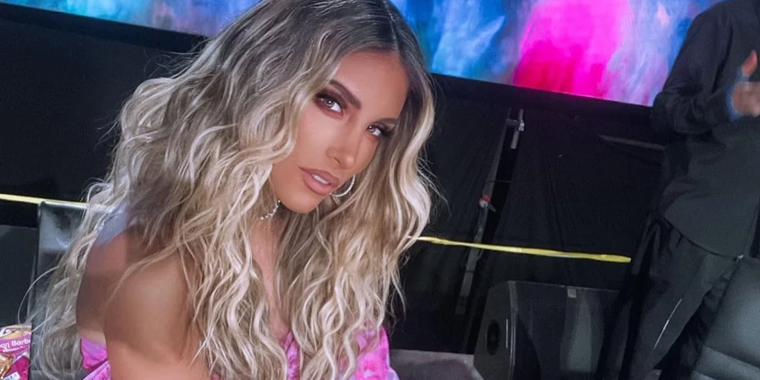 Η Αθηνά Οικονομάκου με αφέλειες | Το hair look που μας ξάφνιασε