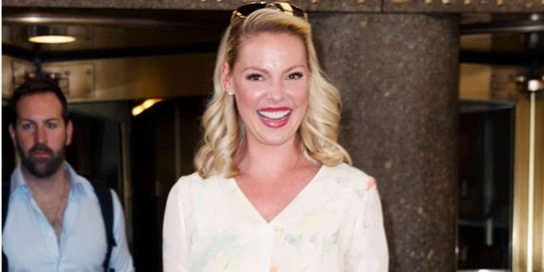 Ζηλέψαμε! Αυτή η ντουλάπα-δωμάτιο σίγουρα ανήκει σε σταρ του Χόλιγουντ | Η απίστευτη συλλογή παπουτσιών