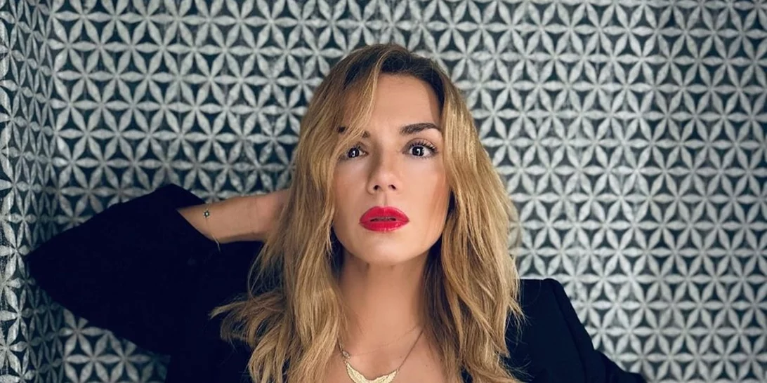 Η Βάσω Λασκαράκη είναι η πιο cool νονά | Δείτε τη να παίζει με τον βαφτιστήρι της, Μάξιμο Μιχόπουλο