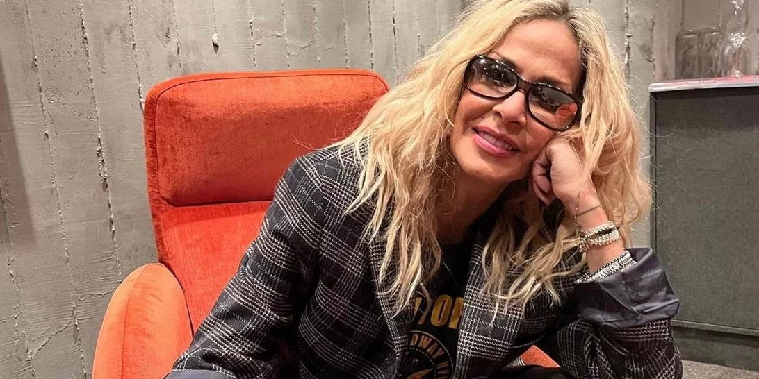 Η πιο stylish γιαγιά της Ελλάδας | Η Άννα Βίσση στο κέντρο της Αθήνας με τη Σοφία και τα δύο της εγγόνια