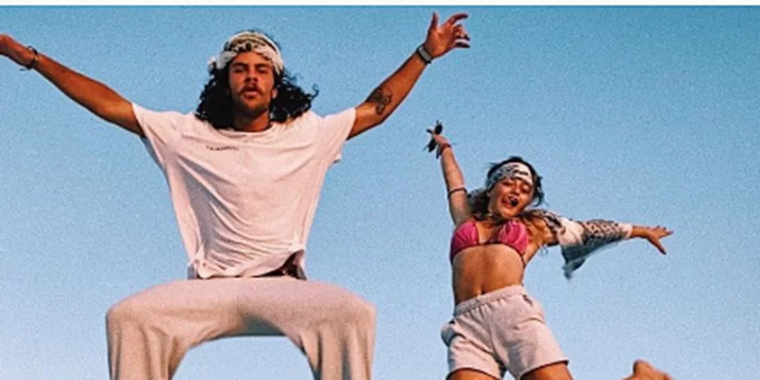 "O Άγγελος Λάτσιος και η Γαία Μερκούρη εργάστηκαν ως σερβιτόροι στο ξενοδοχείο του Μάκη Παντζόπουλου"